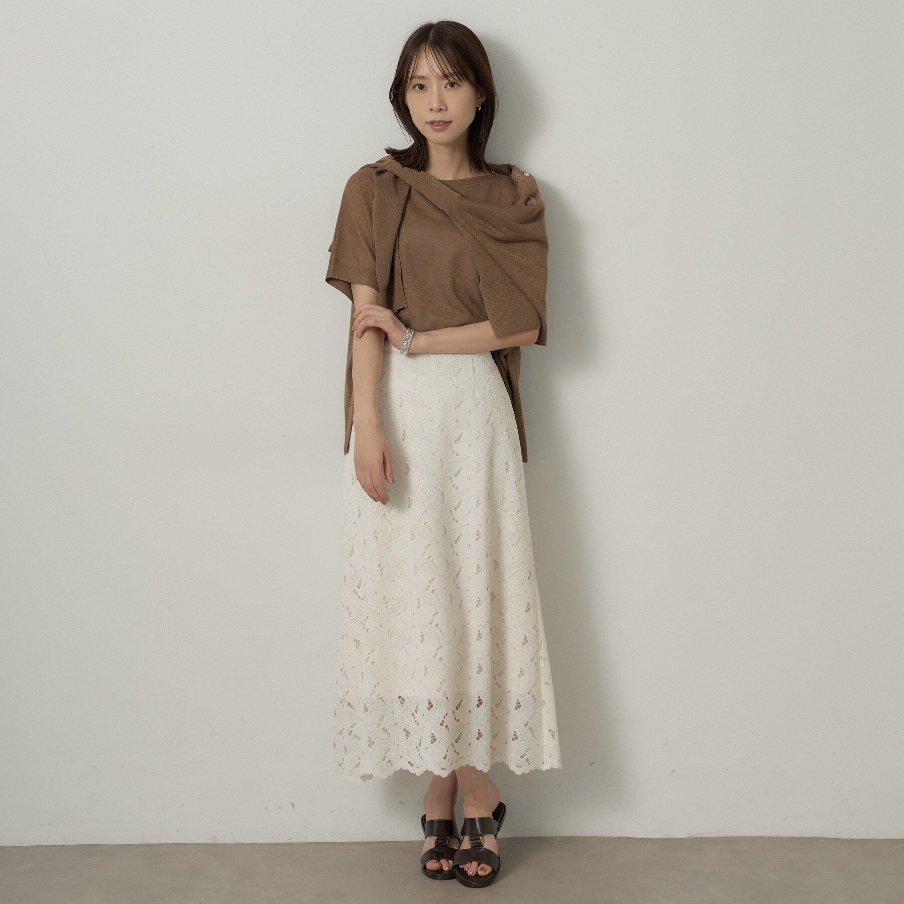 UNTITLED「【アンサンブル可/品のある透け感】Tシャツ風ニットトップス」|ニット・セーター|