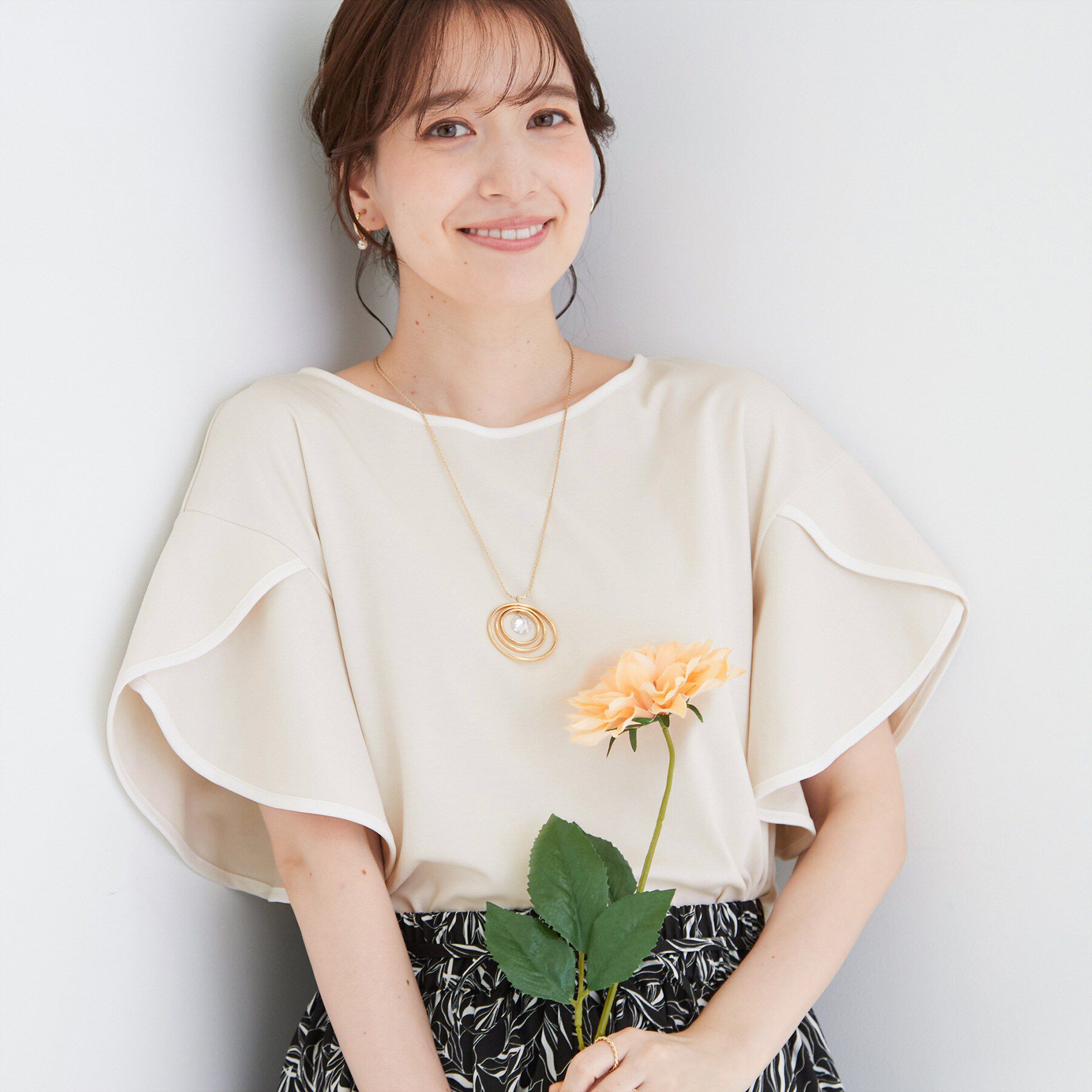 SHOO･LA･RUE「【ひんやり/洗濯機可/S-LL】配色パイピング フレアスリーブトップス」|Tシャツ・カットソー|ライトベージュ(55