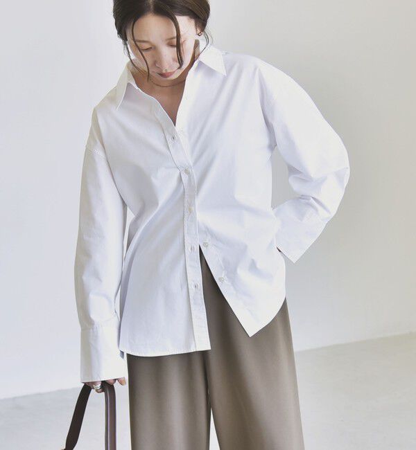 quaranciel「《予約》quaranciel:〈UVカット/洗濯機可能〉UNITO plus バック スリット ビッグ レギュラー シャツ」|シャツ・ブラウス|ホワイト