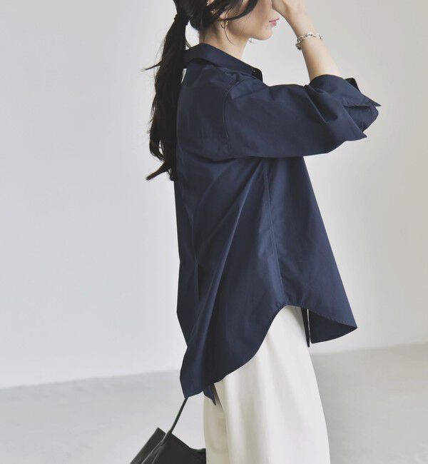 quaranciel「《予約》quaranciel:〈UVカット/洗濯機可能〉UNITO plus バック スリット ビッグ レギュラー シャツ」|シャツ・ブラウス|ネイビー