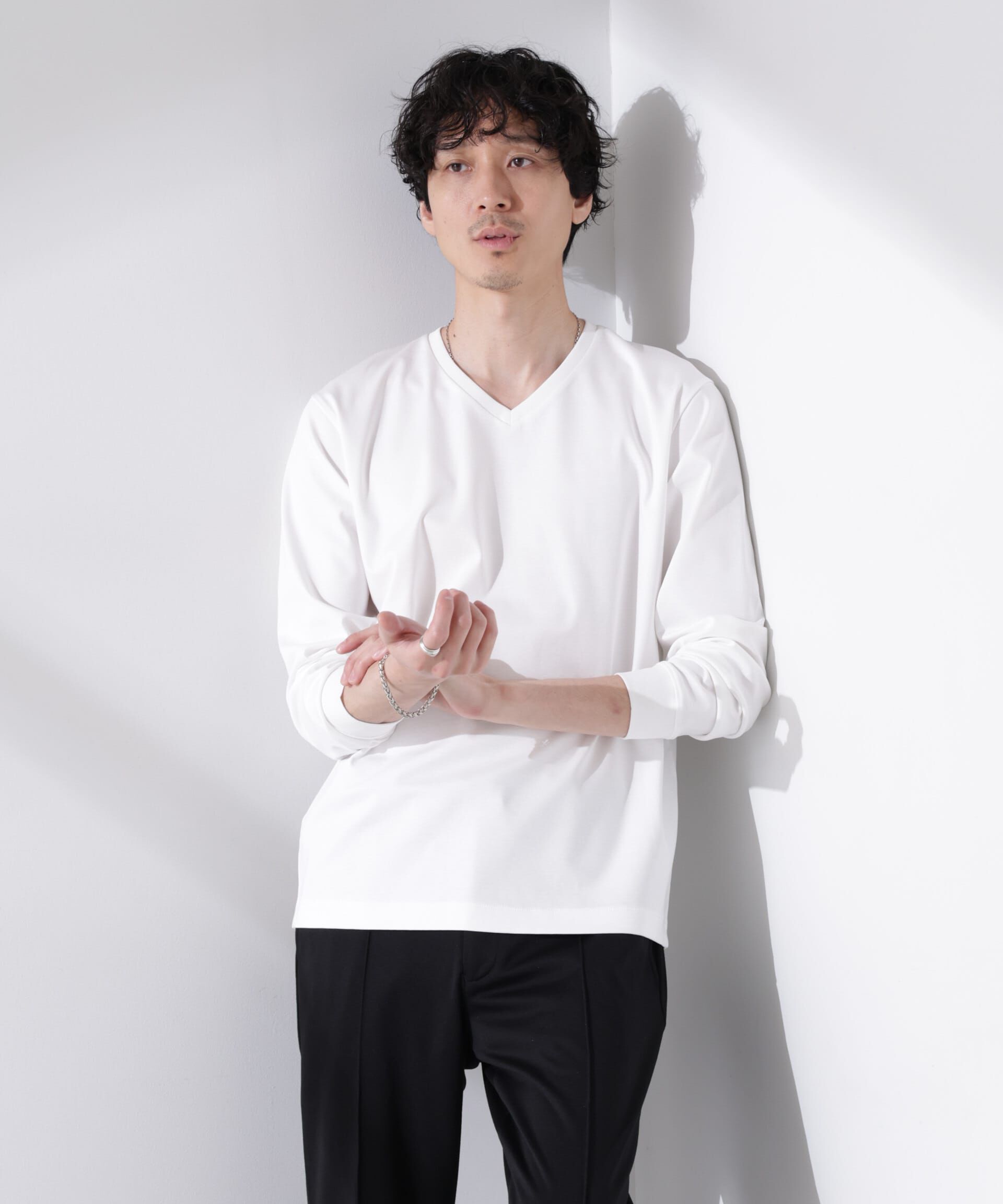 nano･universe「アンチスメル VネックTシャツ 長袖」|Tシャツ・カットソー|
