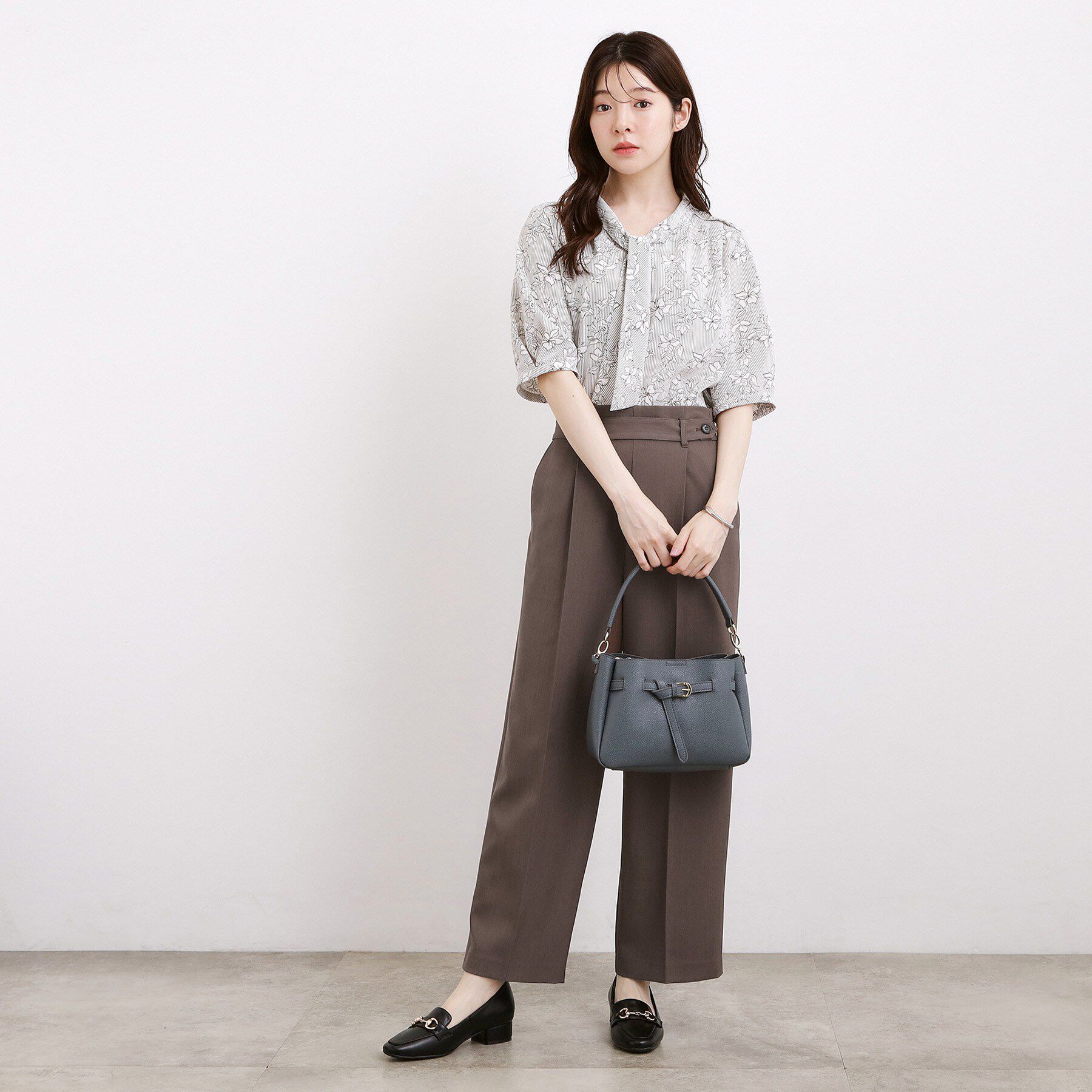 grove「【洗濯機OK/シワになりにくい】1枚で華やぐ配色ボウタイブラウス」|シャツ・ブラウス|