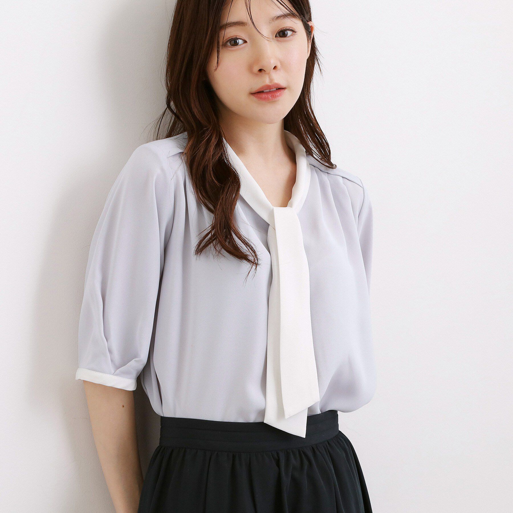 grove「【洗濯機OK/シワになりにくい】1枚で華やぐ配色ボウタイブラウス」|シャツ・ブラウス|