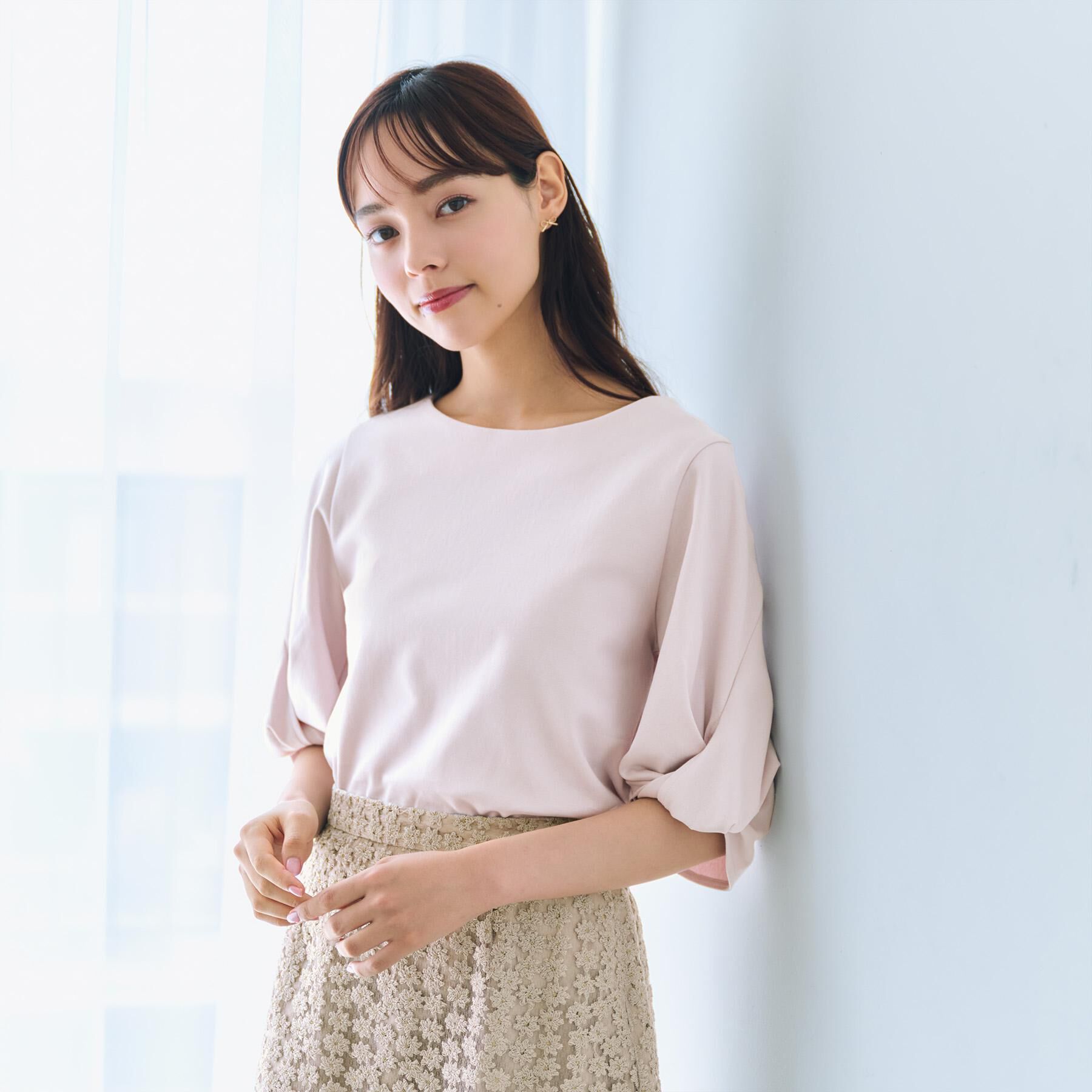 index「パフスリーブツイストタックトップス【洗濯機可／接触冷感／UVケア】」|Tシャツ・カットソー|