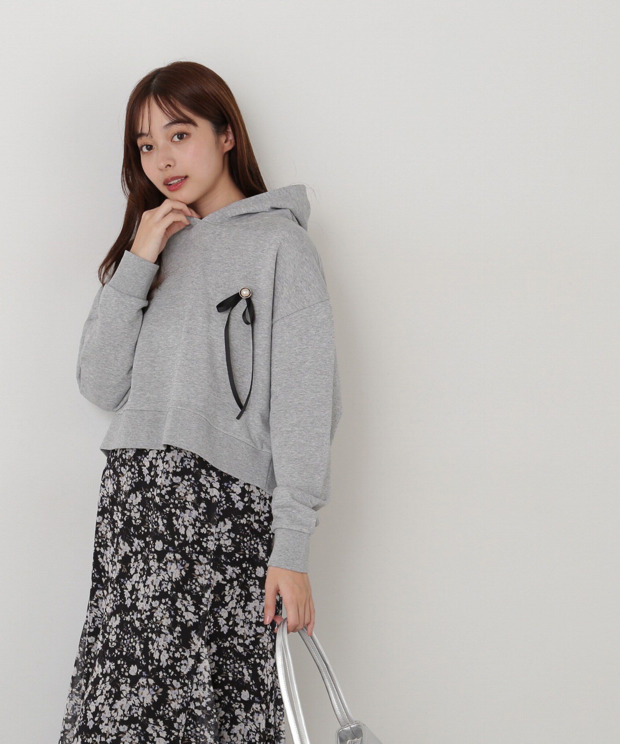 PROPORTION BODY DRESSING「リボンブローチ付きフーディー」|Tシャツ・カットソー|