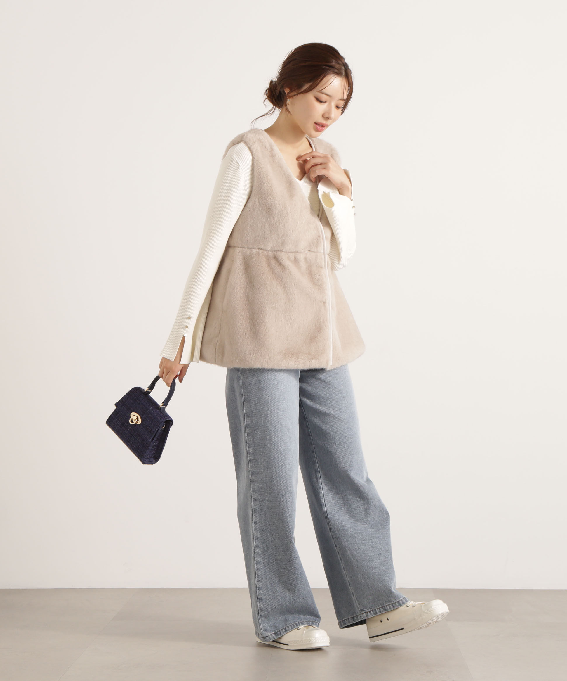 PROPORTION BODY DRESSING「フェイクファーペプラムジレ 25AW」|ブルゾン・スタジャン|