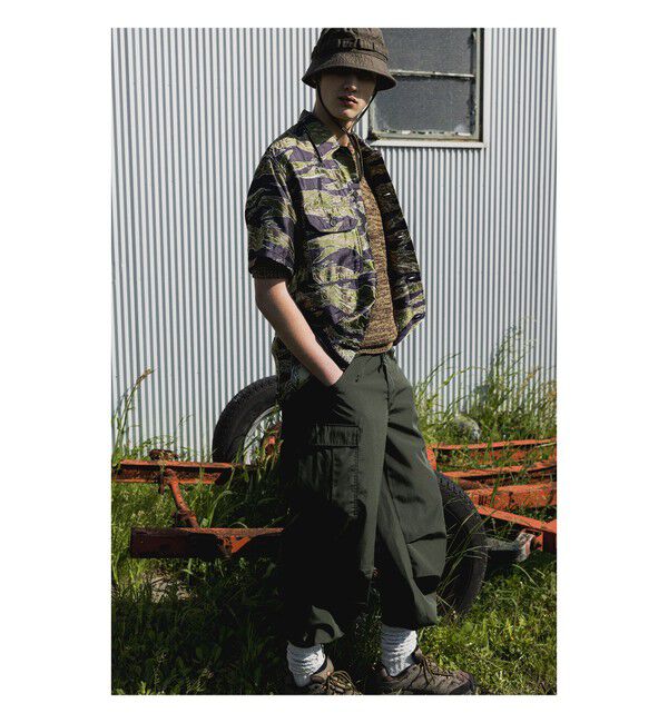 BEAMS PLUS「MIL Over 6 Pockets TW Rip stop」|チノ|