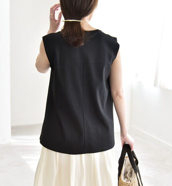 quaranciel「quaranciel:〈接触冷感/汗染み防止加工/洗濯機可能〉クルー ノースリーブ TEE」|Tシャツ・カットソー|