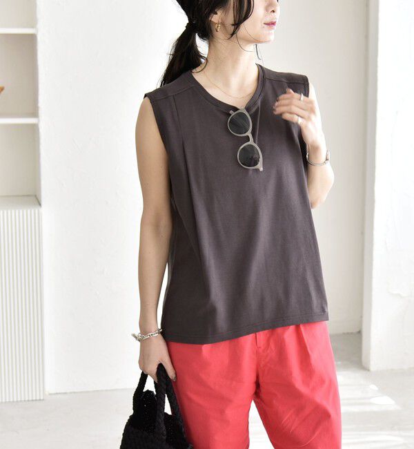 quaranciel「quaranciel:〈接触冷感/汗染み防止加工/洗濯機可能〉クルー ノースリーブ TEE」|Tシャツ・カットソー|