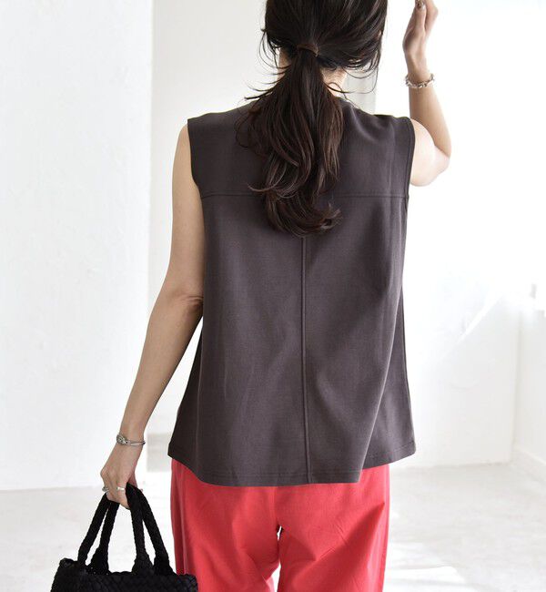 quaranciel「quaranciel:〈接触冷感/汗染み防止加工/洗濯機可能〉クルー ノースリーブ TEE」|Tシャツ・カットソー|