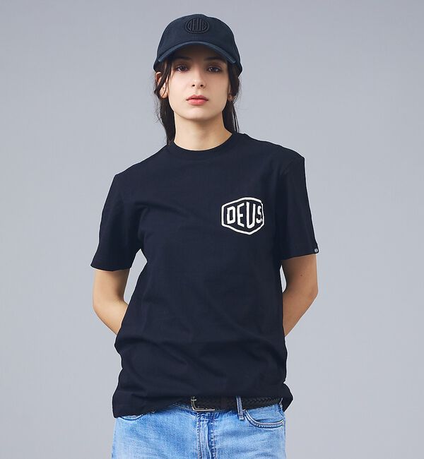 ABAHOUSE「【DEUS / デウス】VENICE ADDRESS / バックプリント 半袖T」|Tシャツ・カットソー|ブラック