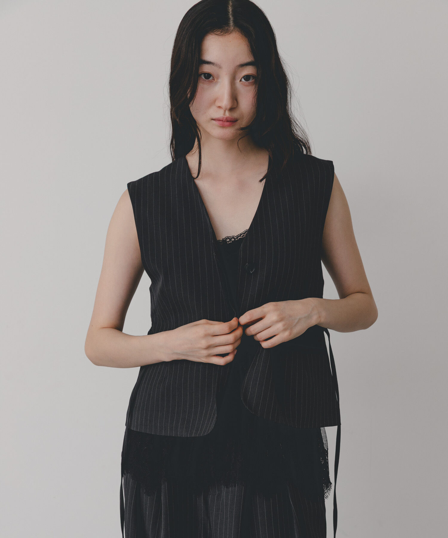 SENSE OF PLACE by URBAN RESEARCH「ピンストライプベルトツキジレ」|ダウンベスト・ベスト|