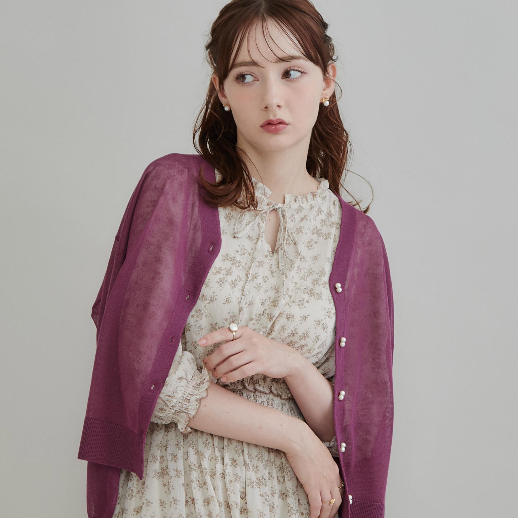 Couture broach「【上品な透け感】ダブルパール調釦 愛されシアーカーディガン」|カーディガン|