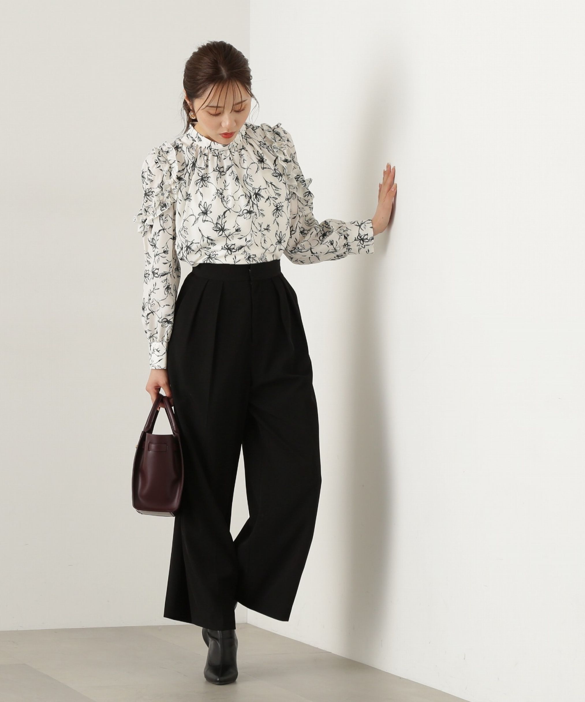 PROPORTION BODY DRESSING「モノトーンフラワーフリルブラウス　24AW」|シャツ・ブラウス|