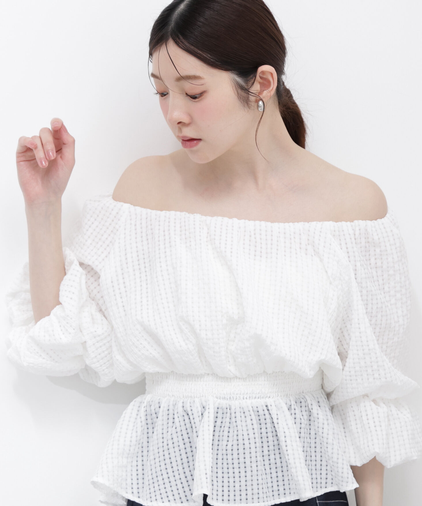 PROPORTION BODY DRESSING「＜中川紅葉さん着用＞〈a/mie〉2wayオフショルフィッシュテールブラウス」|シャツ・ブラウス|ホワイト