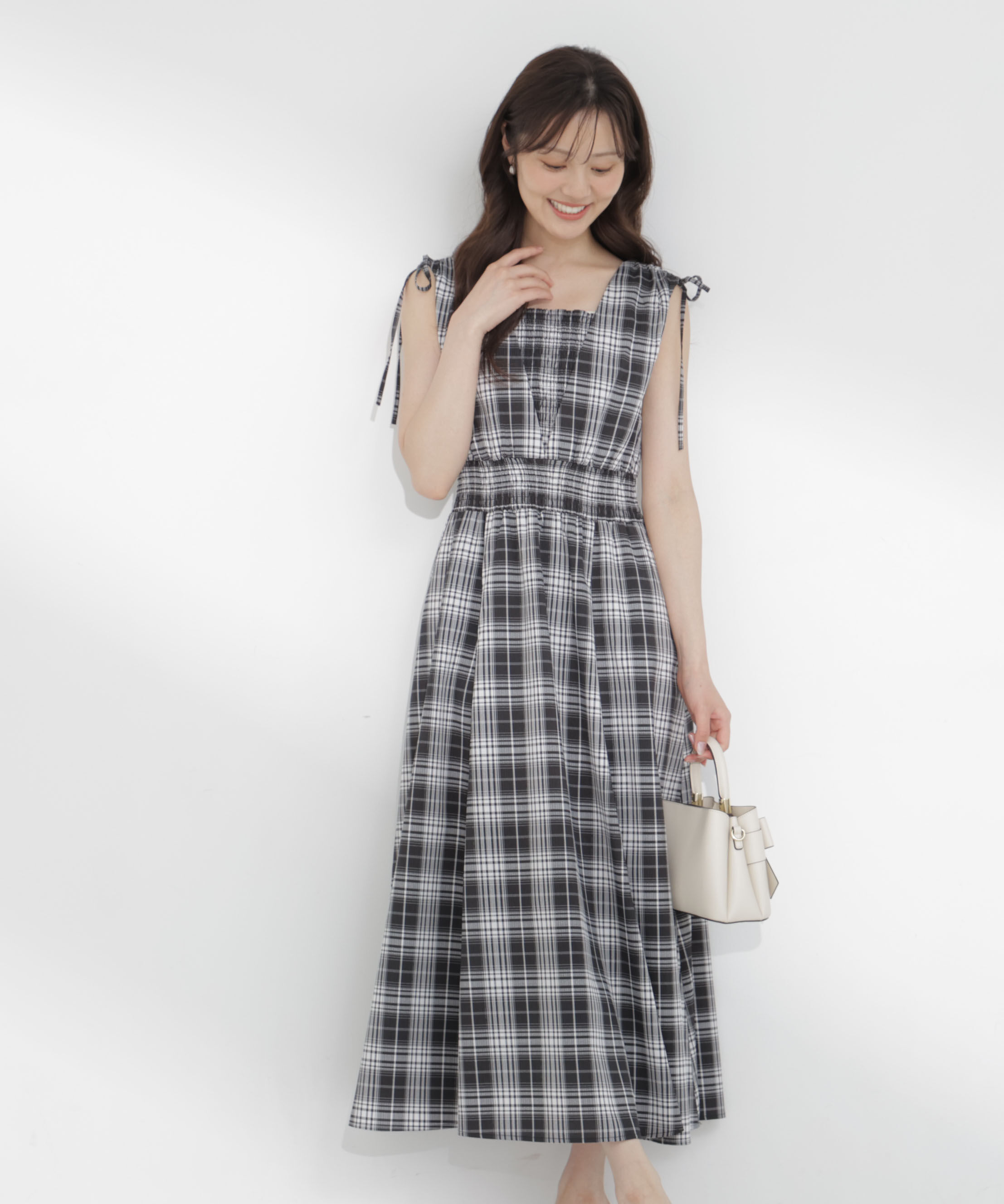 PROPORTION BODY DRESSING「＜中川紅葉さん着用＞ショルダーリボンギャザーワンピース」|ワンピース|ブラックチェ 1