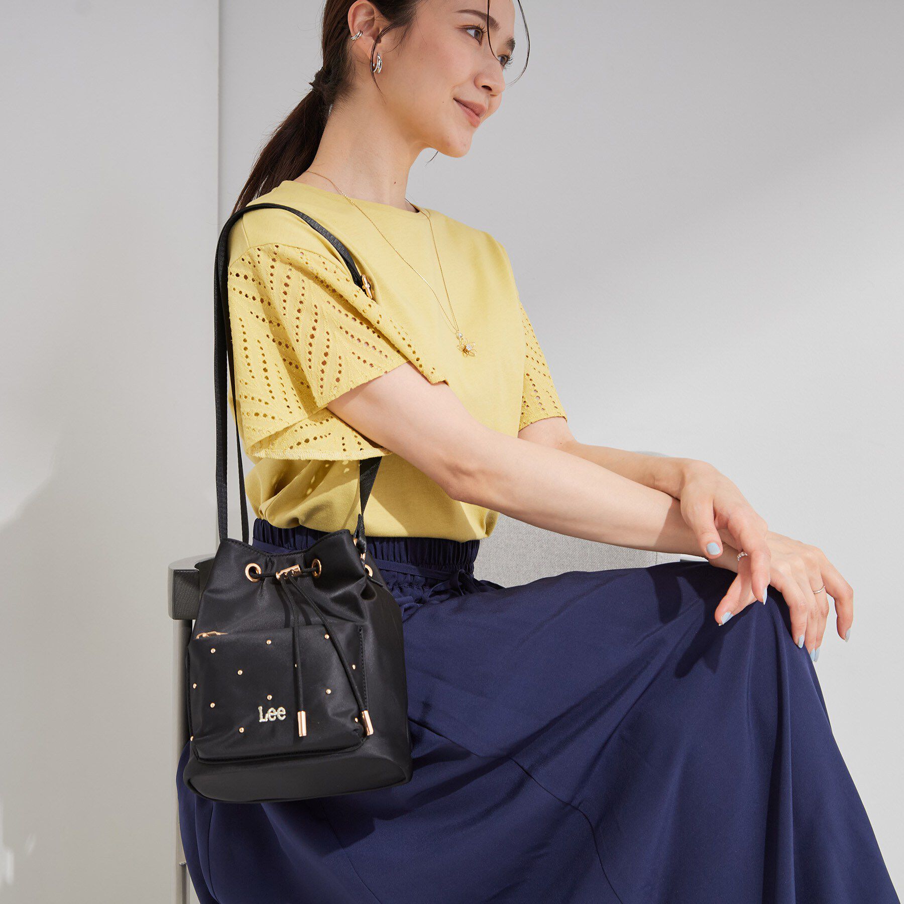 SHOO･LA･RUE「【Lee別注／撥水】スタッズ巾着ショルダーバッグ」|ショルダー・メッセンジャー|