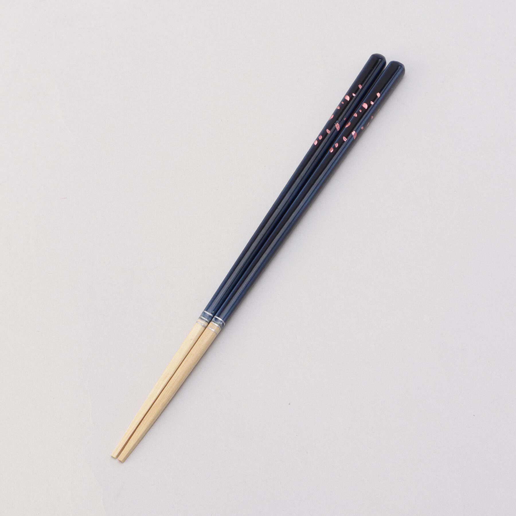 212 KITCHEN STORE「ほんとうにすべらないお箸 23cm 桜舞うブルー」|食器・キッチングッズ|
