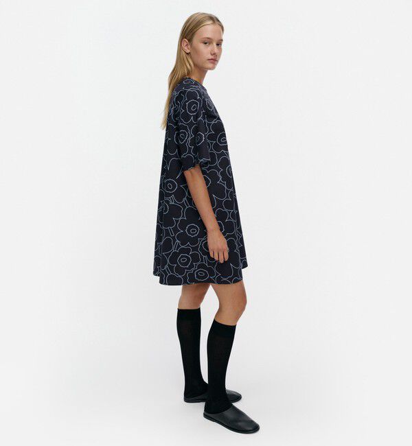 Marimekko「Kukkiva Piirto Unikko ワンピース」|ワンピース|