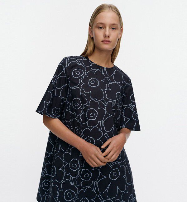 Marimekko「Kukkiva Piirto Unikko ワンピース」|ワンピース|