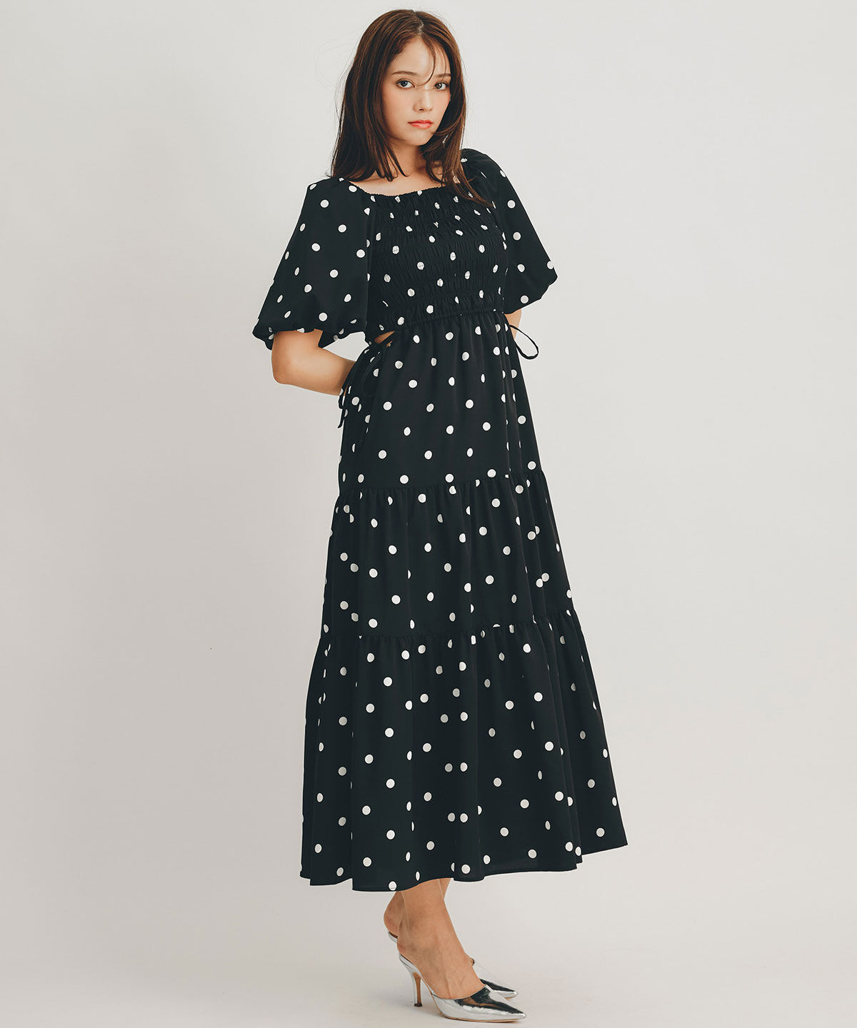 REDYAZEL「サイドオープンドットフレアロングワンピース」|ワンピース|黒系水玉
