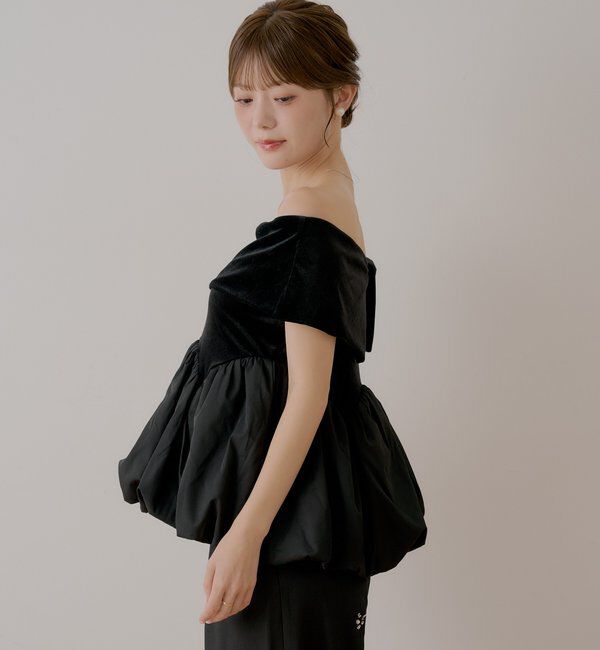  「【SALON  by Chico】前後2オフショルバルーンペプラムベロアトップス」|Tシャツ・カットソー|