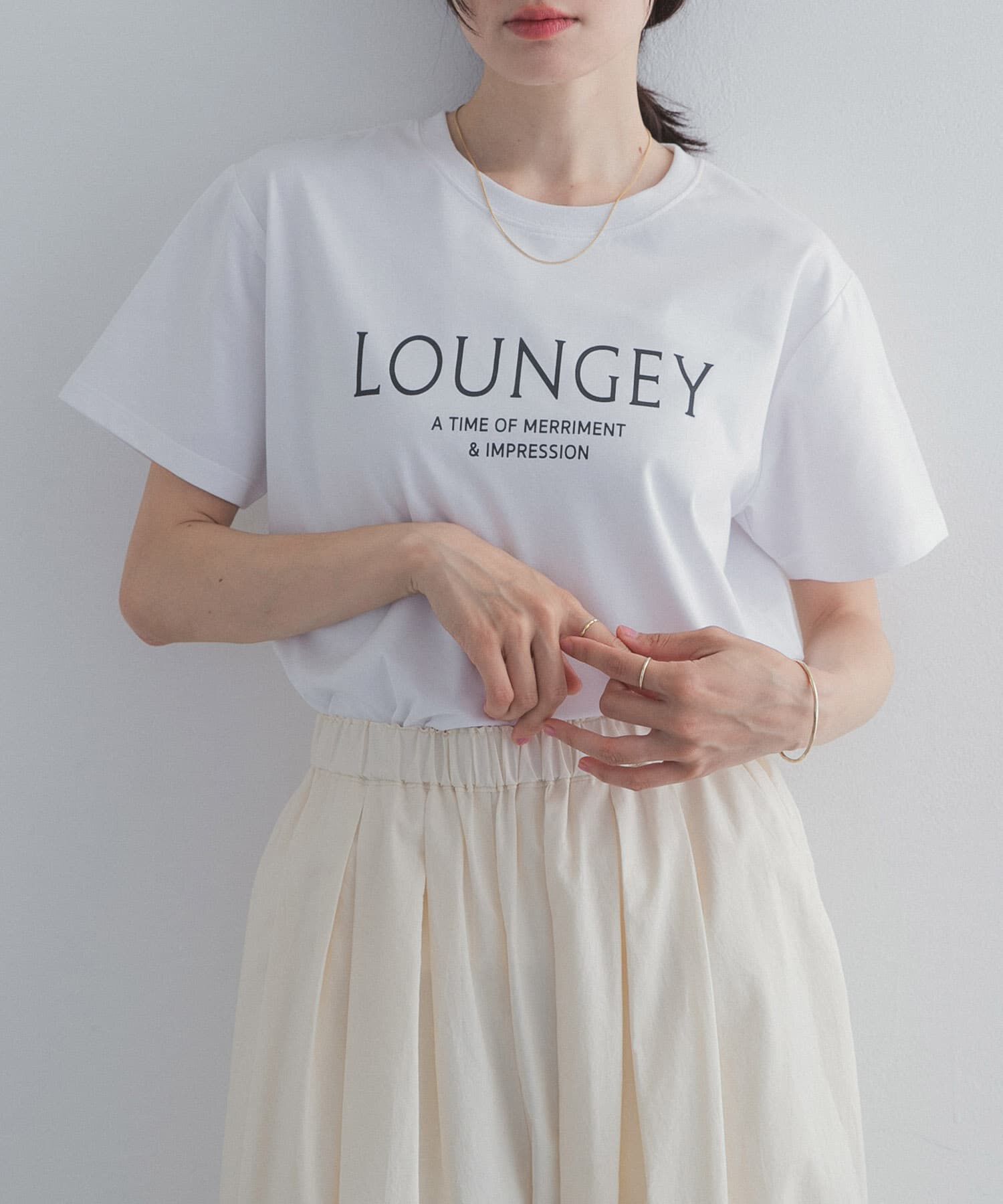 URBAN RESEARCH DOORS「ロゴプリントTシャツ」|Tシャツ・カットソー|オフホワイト