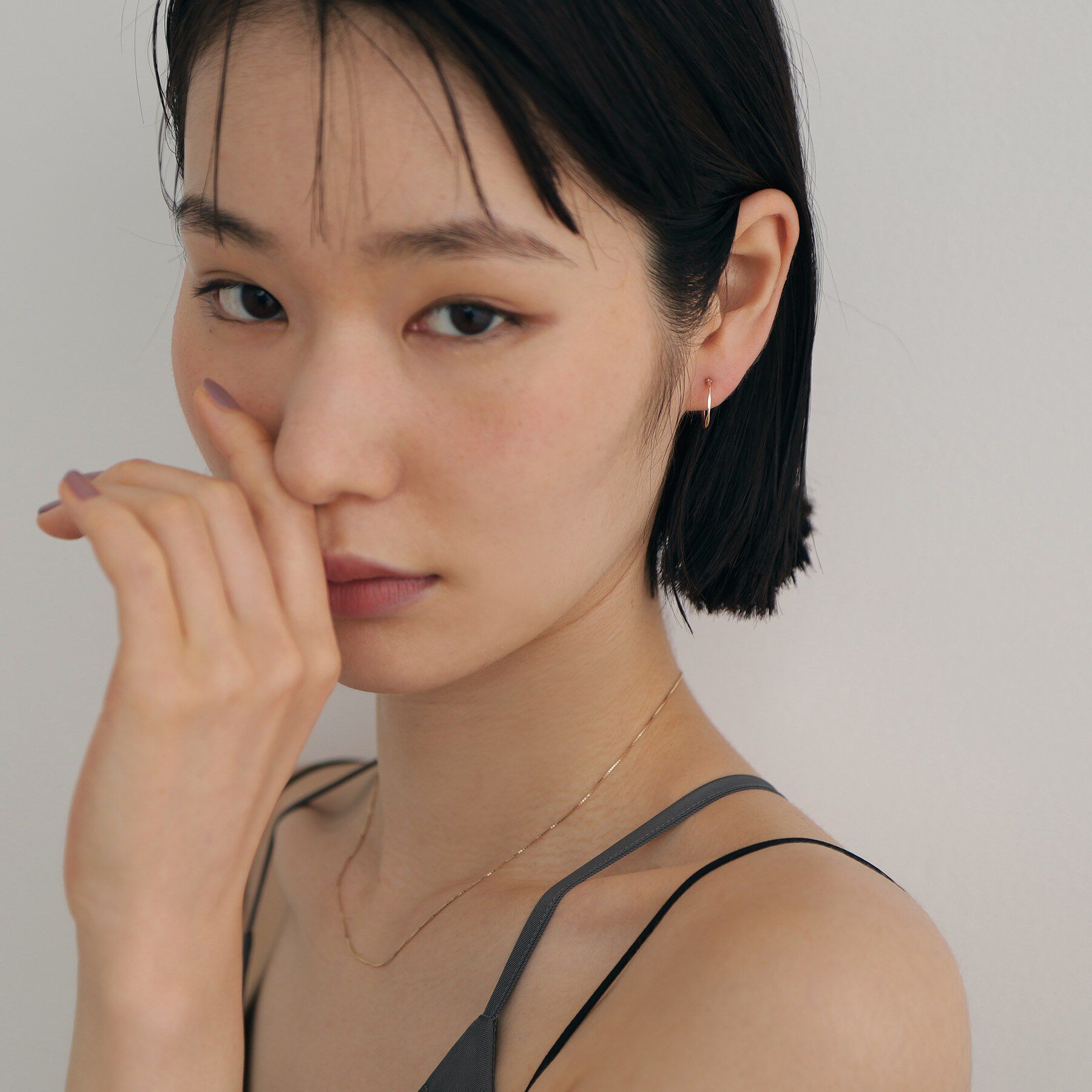 COCOSHNIK ONKITSCH「K10ホロウニュアンスフープピアス」|ピアス|