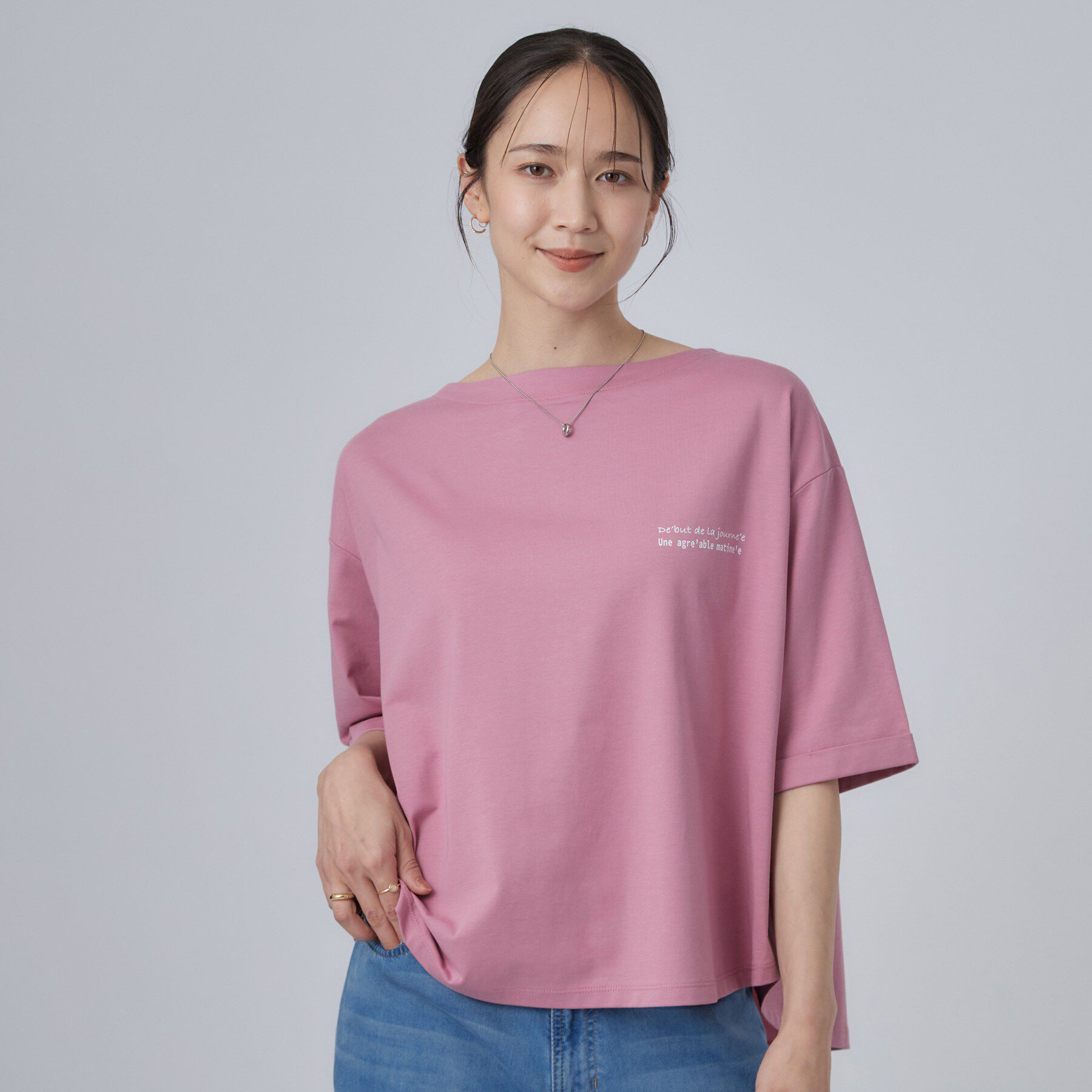 SHOO･LA･RUE「【ひんやり/体型カバー】首元すっきり ゆるバックギャザーTシャツ」|Tシャツ・カットソー|