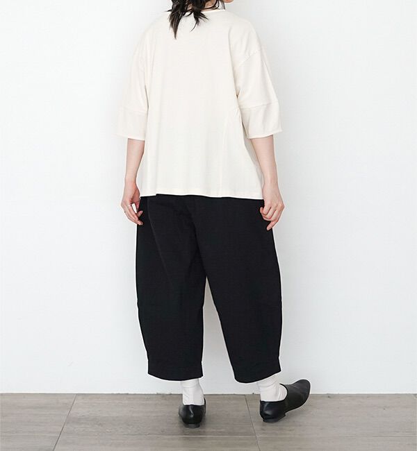 オオカミとフクロウ「オオカミと窓辺の小さな灯り&ldquo;つばめ&rdquo;」|Tシャツ・カットソー|
