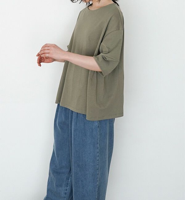オオカミとフクロウ「オオカミと窓辺の小さな灯り&ldquo;つばめ&rdquo;」|Tシャツ・カットソー|