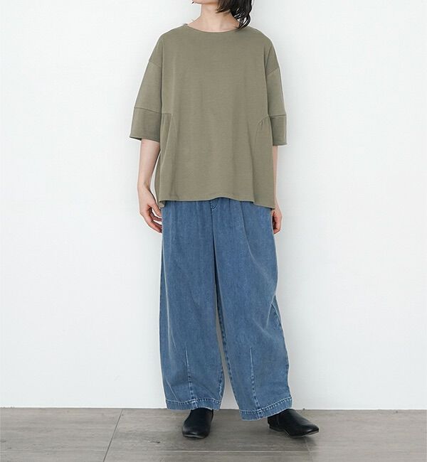 オオカミとフクロウ「オオカミと窓辺の小さな灯り&ldquo;つばめ&rdquo;」|Tシャツ・カットソー|