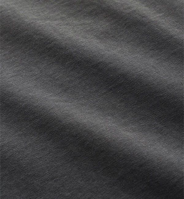 オオカミとフクロウ「オオカミと窓辺の小さな灯り&ldquo;つばめ&rdquo;」|Tシャツ・カットソー|