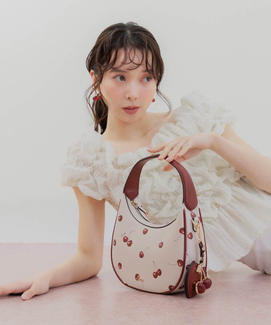  「【Cherry＆Strawberry】2WAY ハーフムーンショルダーバッグ」|ショルダー・メッセンジャー|