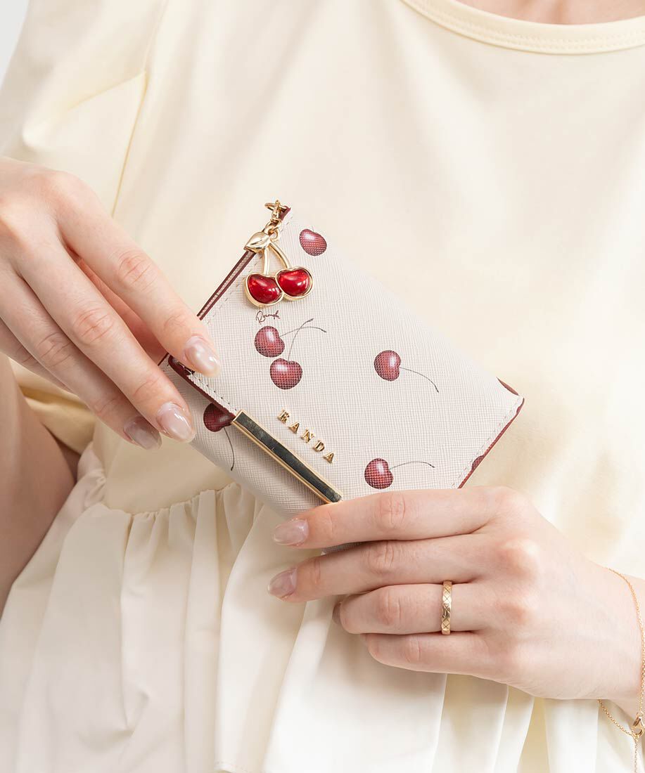 「【Cherry＆Strawberry】チャーム付き三つ折りウォレット」|財布|