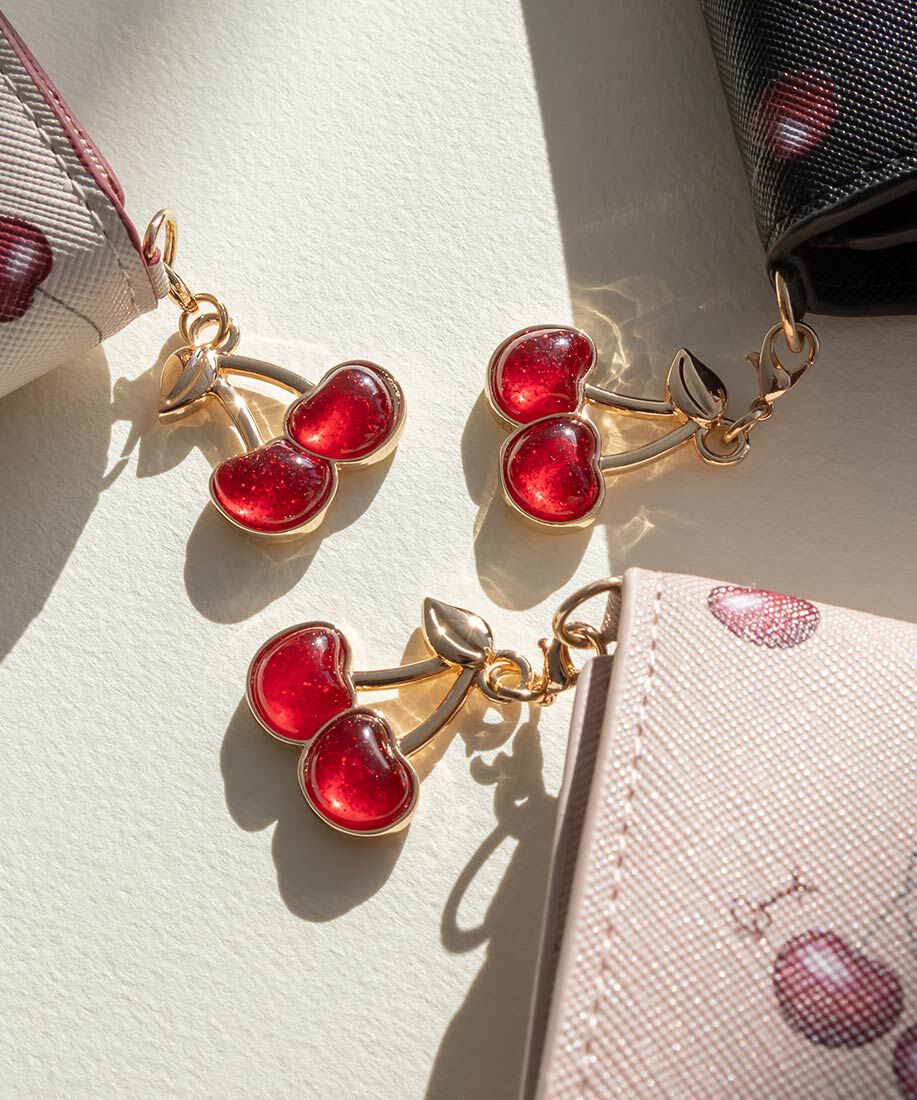  「【Cherry＆Strawberry】チャーム付き三つ折りウォレット」|財布|