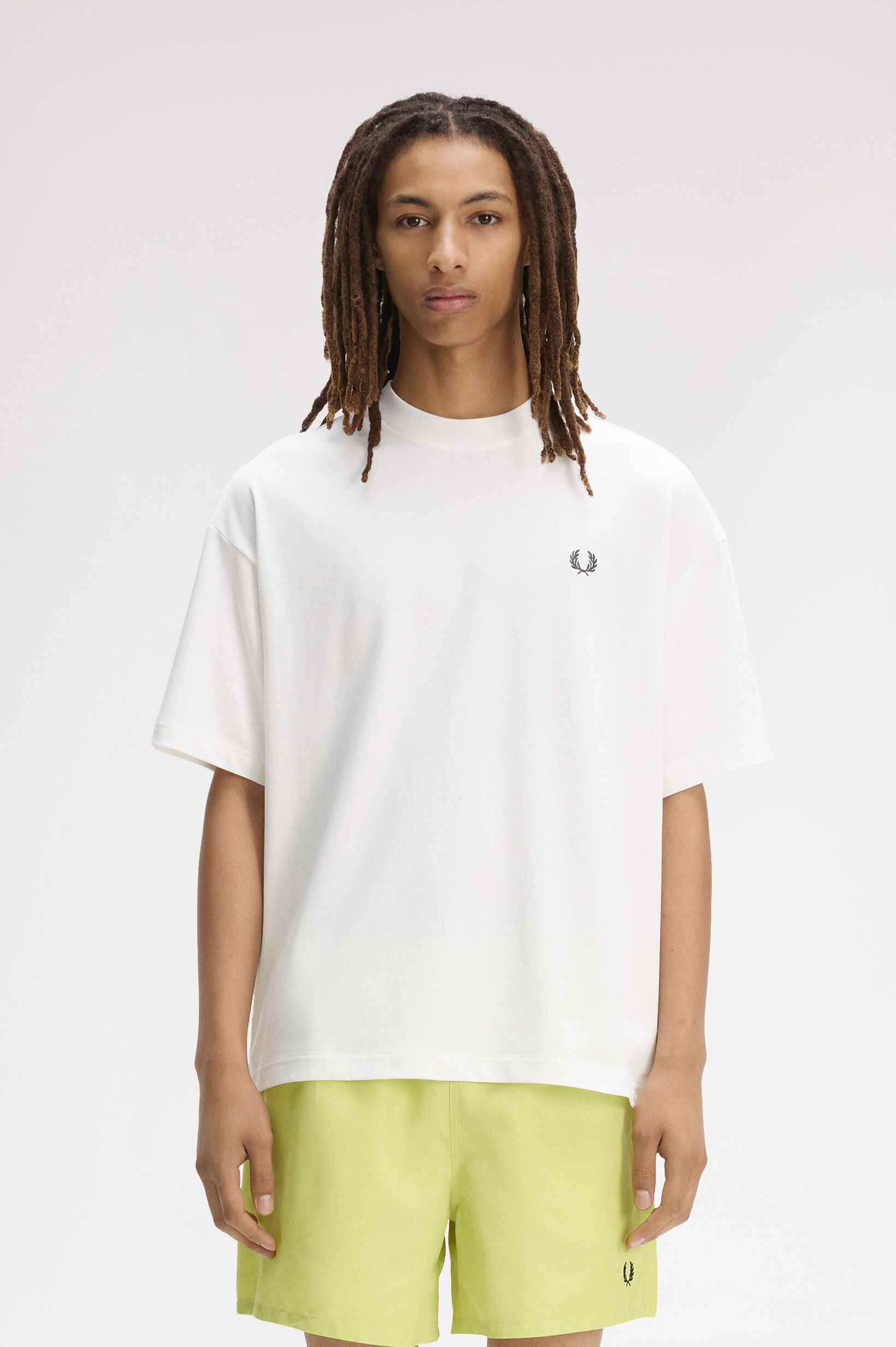 FRED PERRY 「Back Print Laurel Wreath T-Shirt／ロゴバックプリントローレルリースTシャツ」|Tシャツ・カットソー|