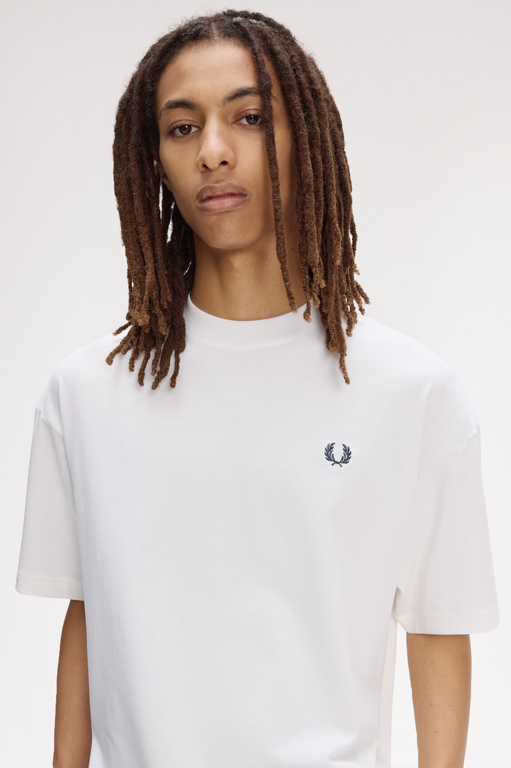 FRED PERRY 「Back Print Laurel Wreath T-Shirt／ロゴバックプリントローレルリースTシャツ」|Tシャツ・カットソー|