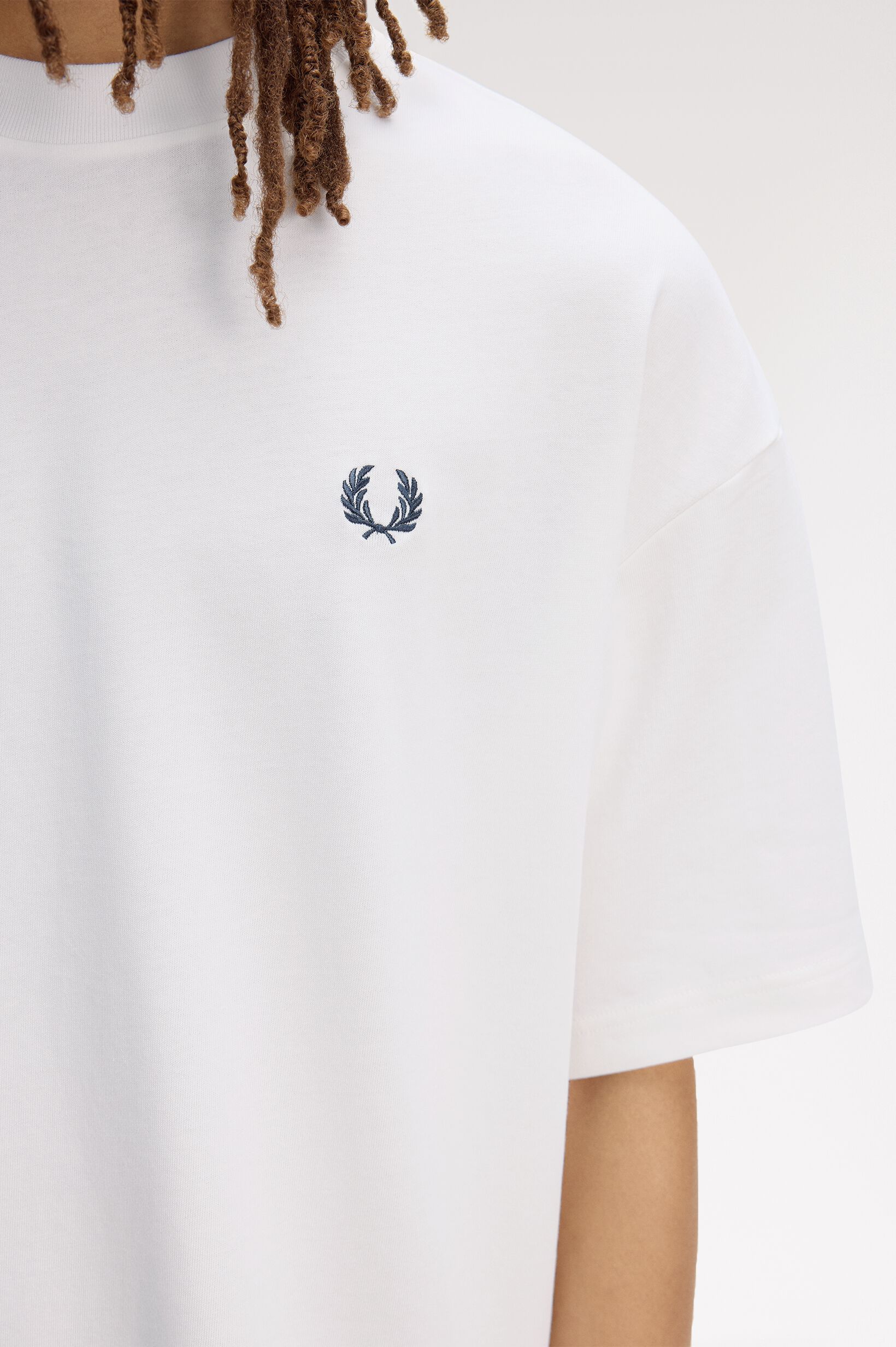 FRED PERRY 「Back Print Laurel Wreath T-Shirt／ロゴバックプリントローレルリースTシャツ」|Tシャツ・カットソー|