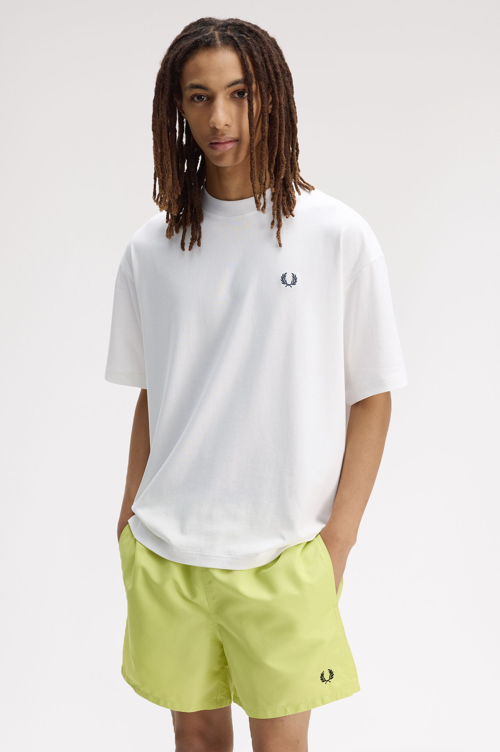 FRED PERRY 「Back Print Laurel Wreath T-Shirt／ロゴバックプリントローレルリースTシャツ」|Tシャツ・カットソー|