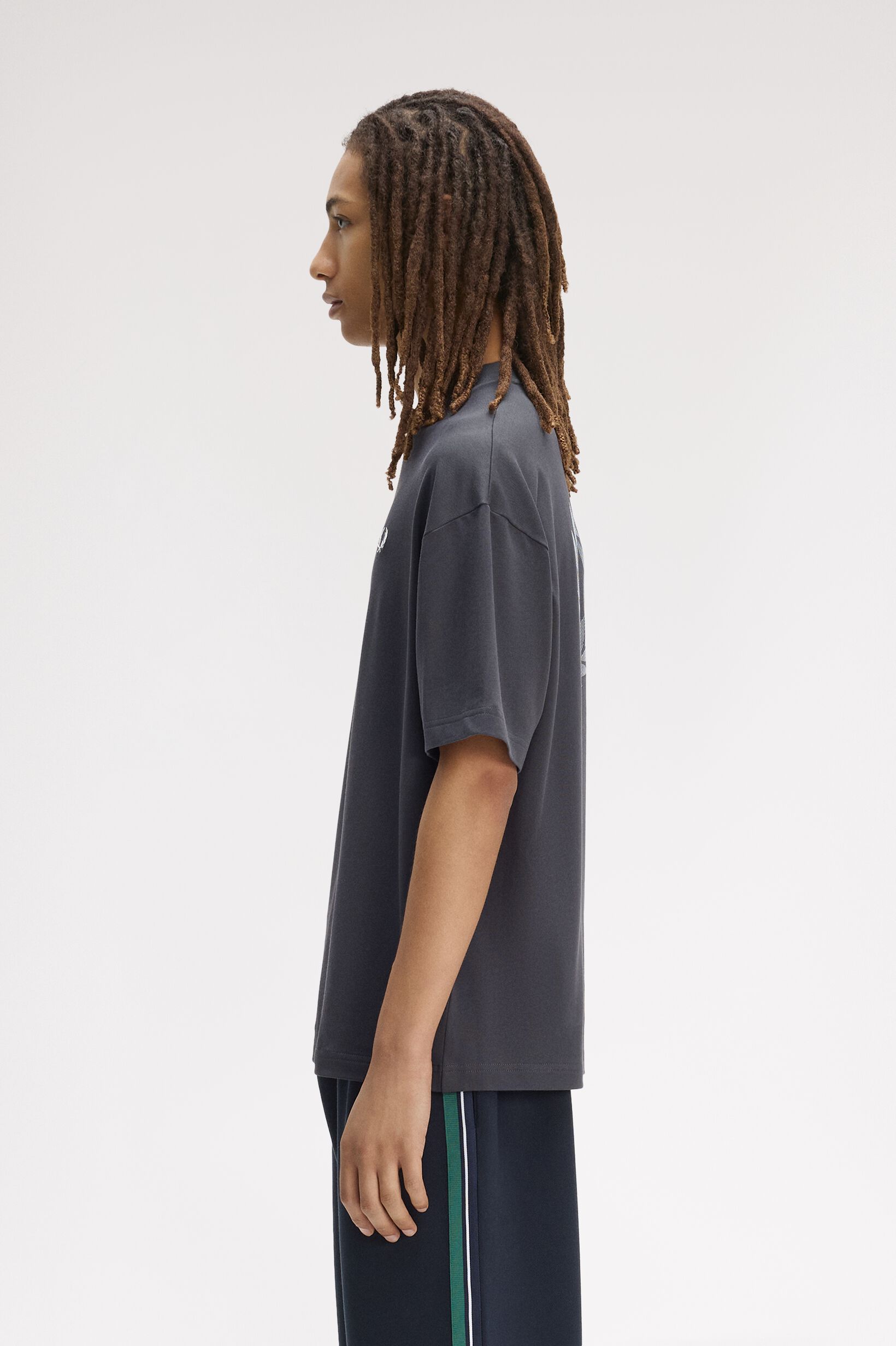 FRED PERRY 「Back Print Laurel Wreath T-Shirt／ロゴバックプリントローレルリースTシャツ」|Tシャツ・カットソー|