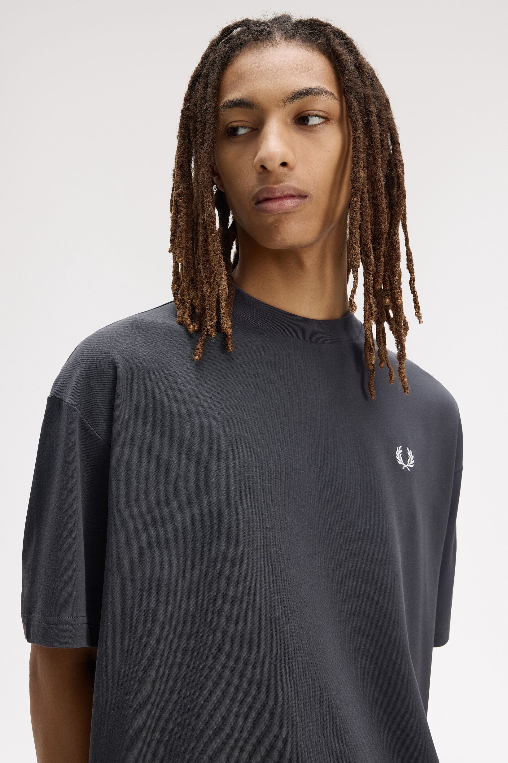 FRED PERRY 「Back Print Laurel Wreath T-Shirt／ロゴバックプリントローレルリースTシャツ」|Tシャツ・カットソー|