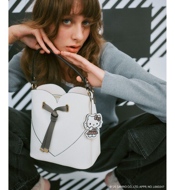VIS「【HELLO KITTY&times;VIS】ハートカットバッグ」|ショルダー・メッセンジャー|