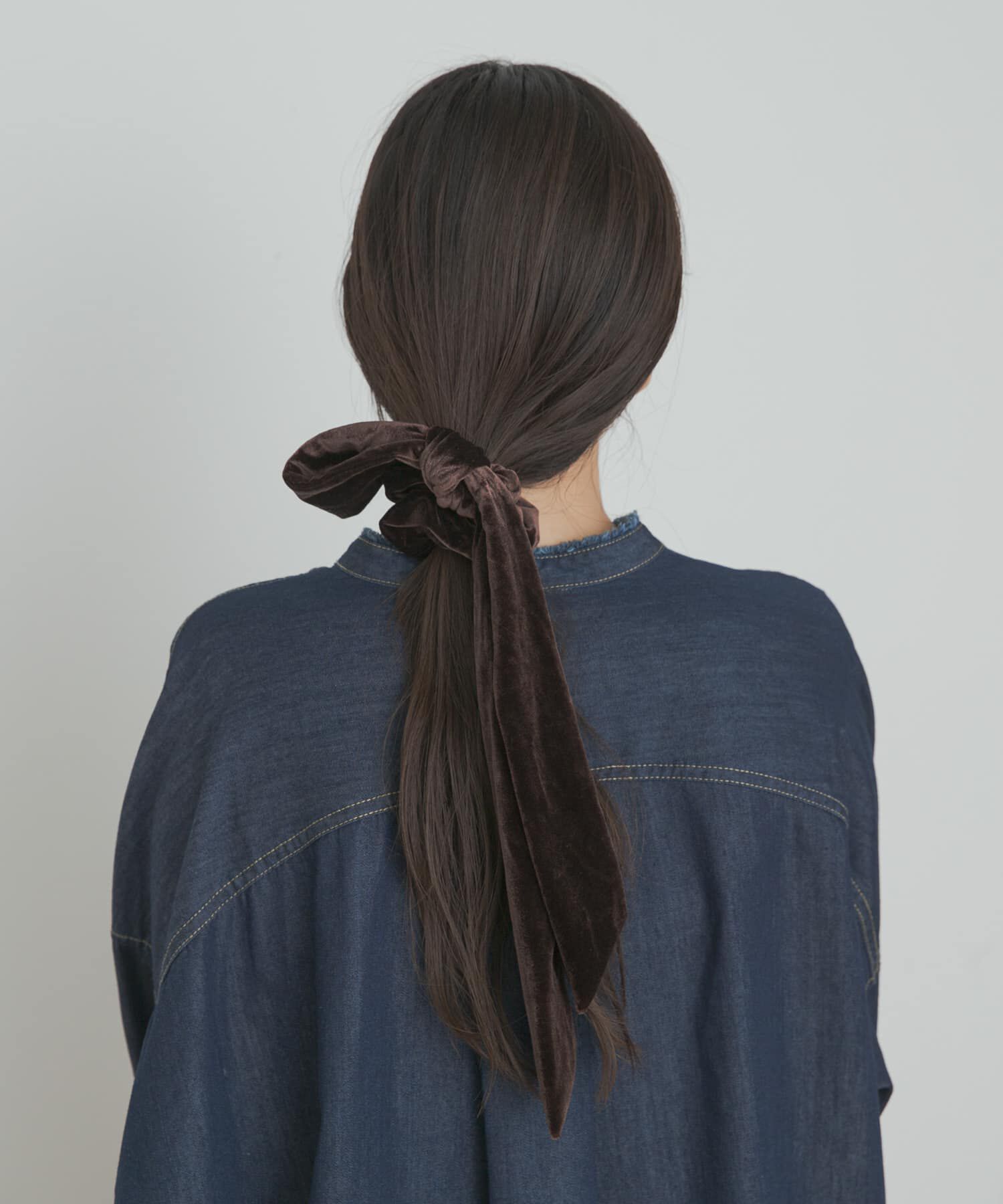 URBAN RESEARCH DOORS「ベロアリボンシュシュ」|ヘアゴム・シュシュ|ブラウン