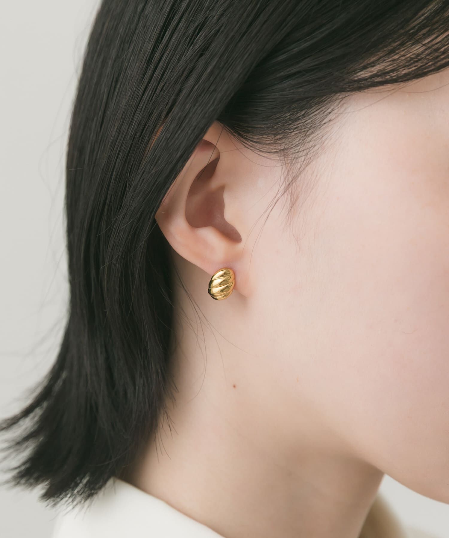 SMELLY「ステンレスプックリラインピアス」|ピアス|