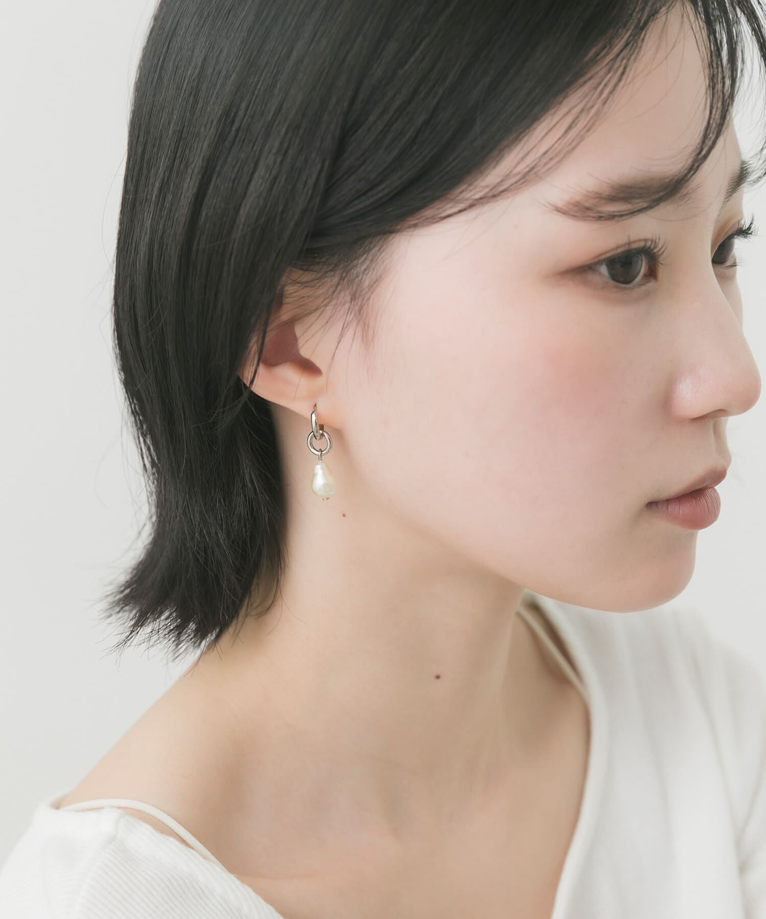 SMELLY「アシンメトリーパールチェーンフープピアス」|ピアス|