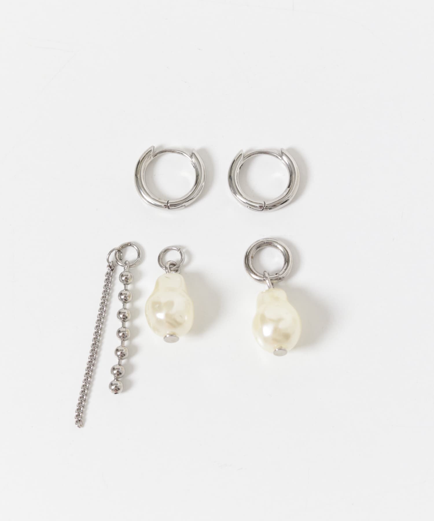 SMELLY「アシンメトリーパールチェーンフープピアス」|ピアス|