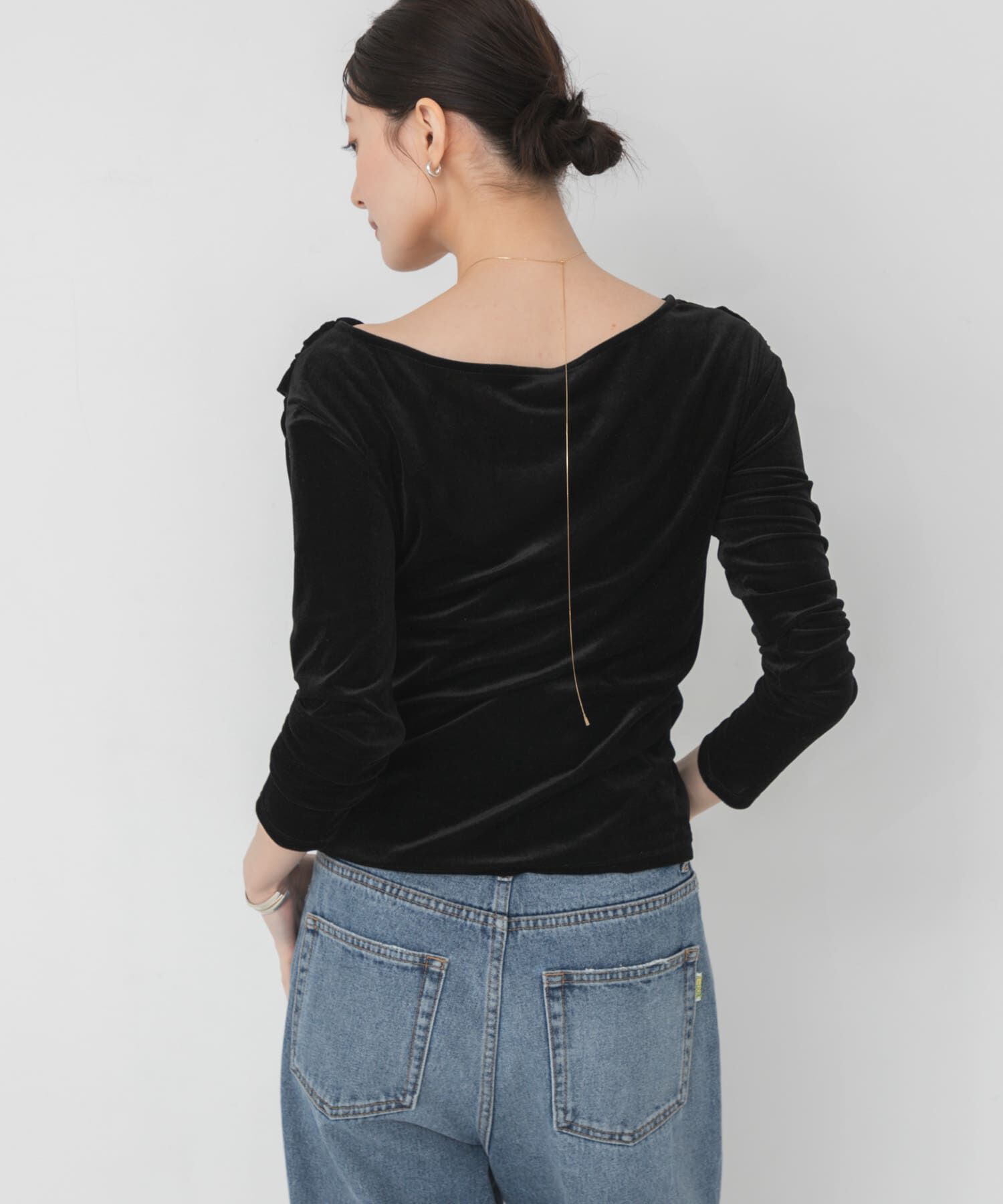 URBAN RESEARCH「ベロアオフショルドレープカットソー」|Tシャツ・カットソー|