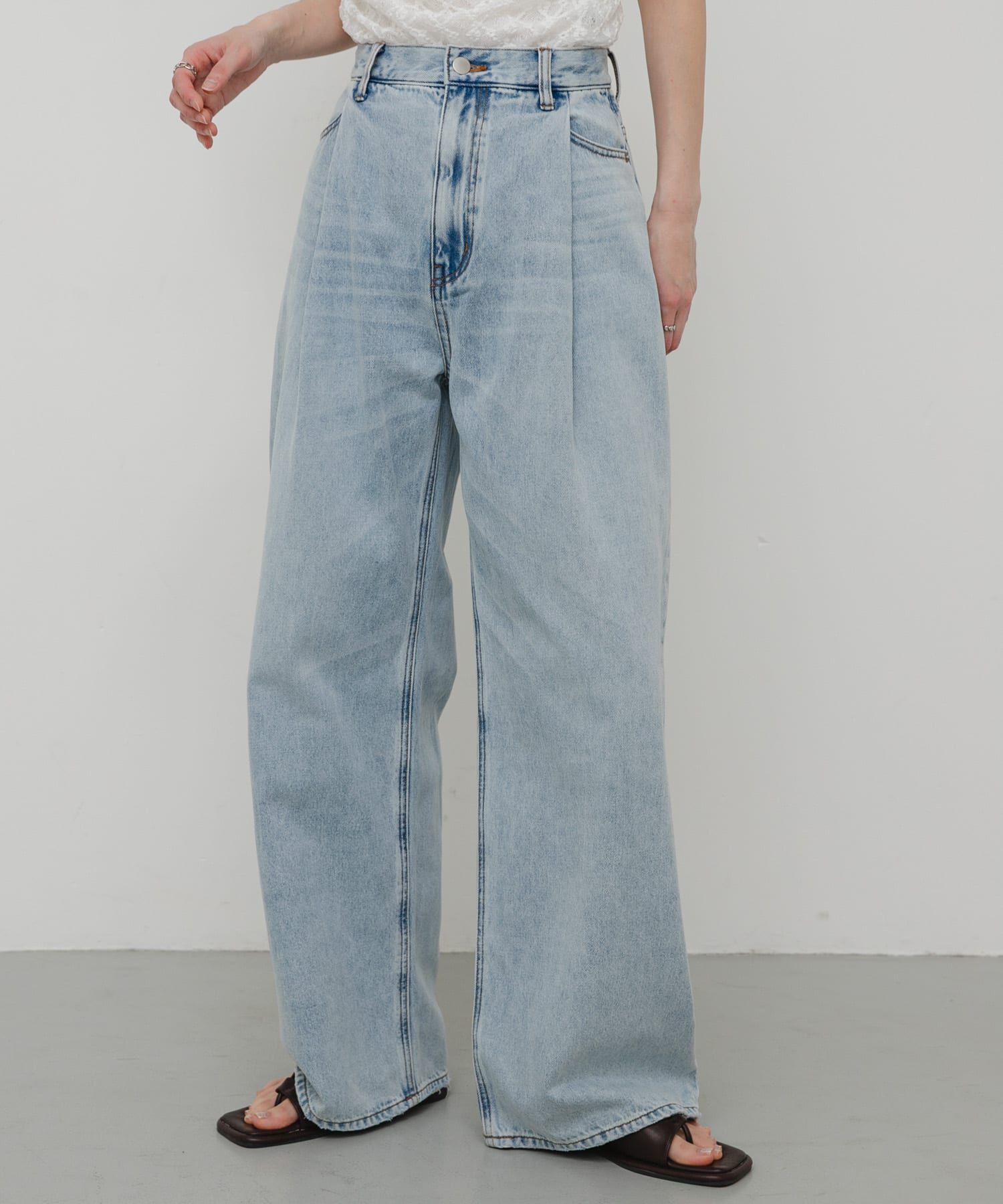 SENSE OF PLACE by URBAN RESEARCH「タックフェードデニムパンツ」|デニム|