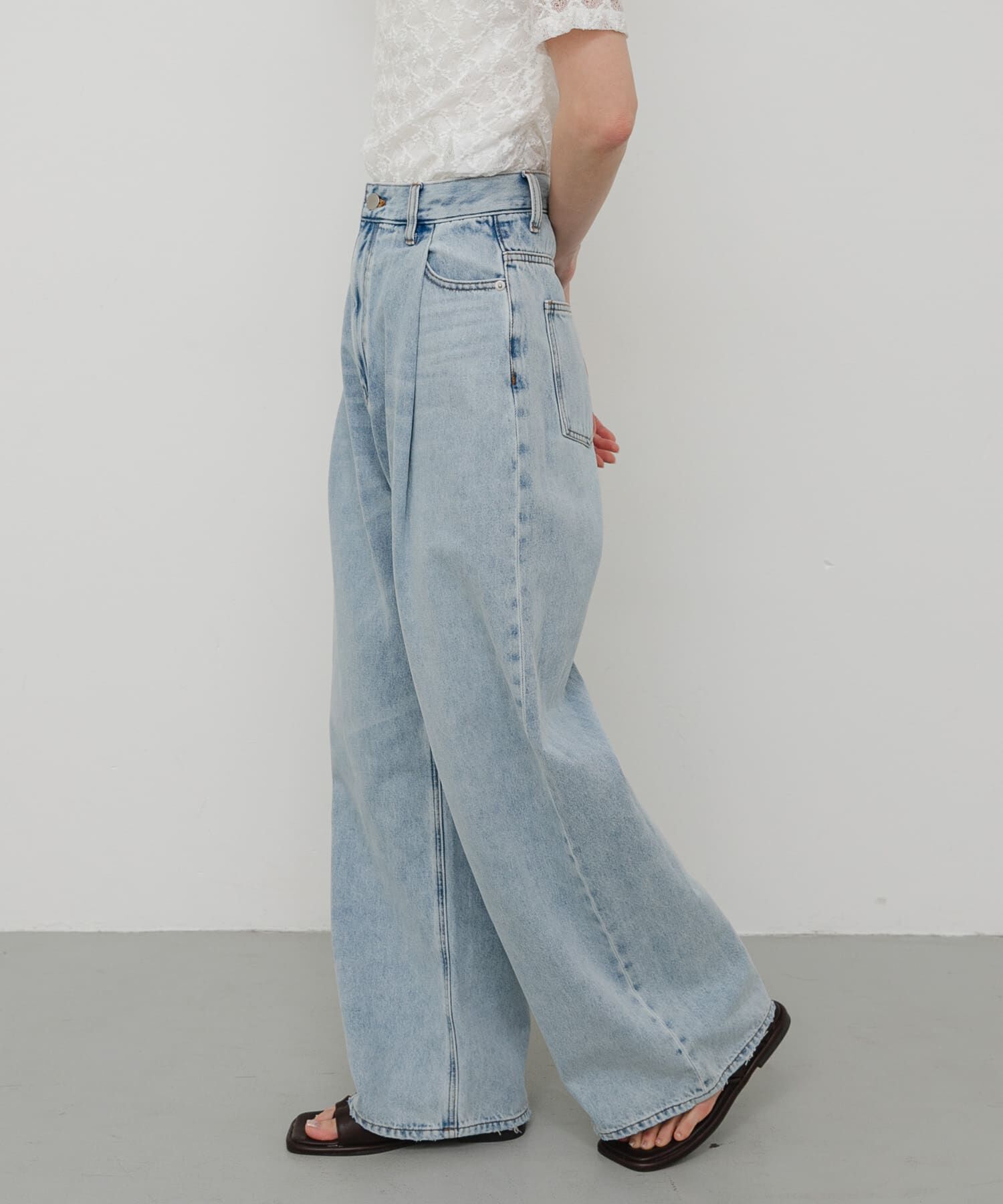 SENSE OF PLACE by URBAN RESEARCH「タックフェードデニムパンツ」|デニム|
